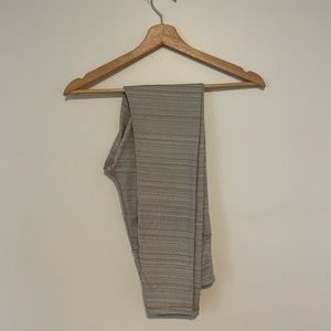 Athleta High Rise Jacquard Chaturanga Quail Leggings Size: Small Tall
